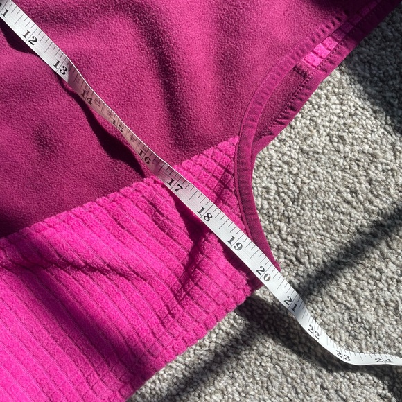 NWT Lands’ End Pnk Grid Fleece Vest - Picture 3 of 10